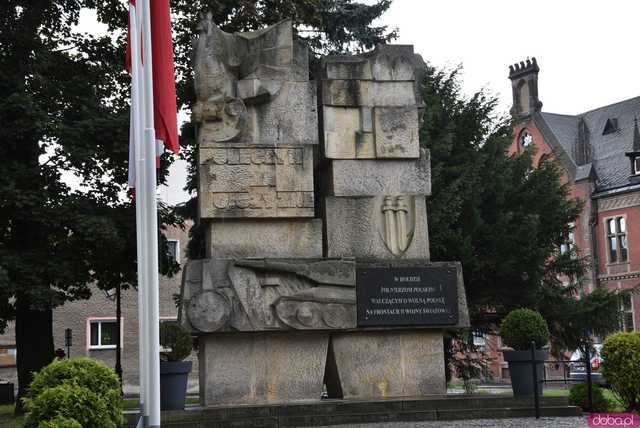 [FOTO] Deszcz nie zwolnił nas z obowiązku upamiętnienia wszystkich walczących w Powstaniu Warszawskim 