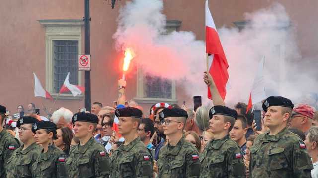 [FOTO] Mieszkańcy gminy Bardo oddali hołd bohaterom Powstania w stolicy
