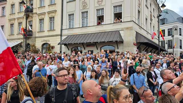 [FOTO] Mieszkańcy gminy Bardo oddali hołd bohaterom Powstania w stolicy