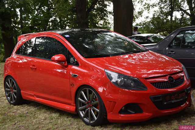 [FOTO] Jak nisko można zejść? HOW LOW 2025 przyciągnął pasjonatów motoryzacji z całego Dolnego Śląska