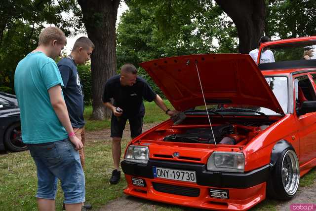 [FOTO] Jak nisko można zejść? HOW LOW 2025 przyciągnął pasjonatów motoryzacji z całego Dolnego Śląska