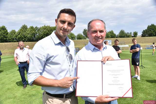[FOTO, WIDEO] „Nie obiecujemy, tylko realizujemy Wizyta Ministra Sportu w Ząbkowicach przyniosła konkretne deklaracje 