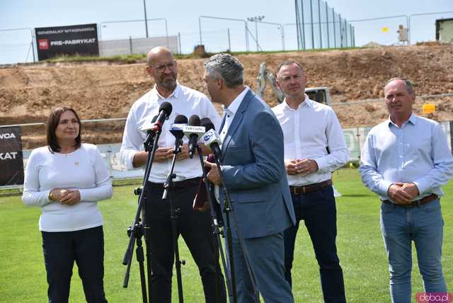 [FOTO, WIDEO] „Nie obiecujemy, tylko realizujemy Wizyta Ministra Sportu w Ząbkowicach przyniosła konkretne deklaracje 