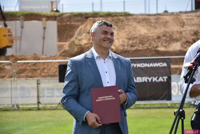 [FOTO, WIDEO] „Nie obiecujemy, tylko realizujemy Wizyta Ministra Sportu w Ząbkowicach przyniosła konkretne deklaracje 