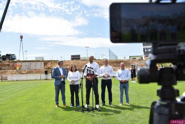 [FOTO, WIDEO] „Nie obiecujemy, tylko realizujemy Wizyta Ministra Sportu w Ząbkowicach przyniosła konkretne deklaracje 