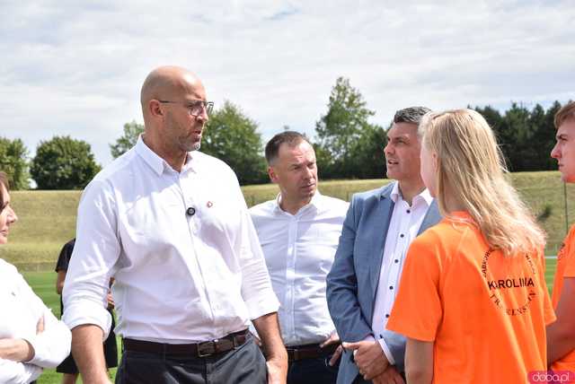 [FOTO, WIDEO] „Nie obiecujemy, tylko realizujemy Wizyta Ministra Sportu w Ząbkowicach przyniosła konkretne deklaracje 