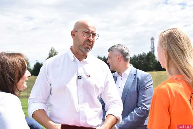 [FOTO, WIDEO] „Nie obiecujemy, tylko realizujemy Wizyta Ministra Sportu w Ząbkowicach przyniosła konkretne deklaracje 