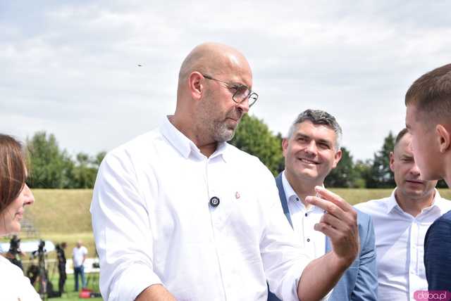 [FOTO, WIDEO] „Nie obiecujemy, tylko realizujemy Wizyta Ministra Sportu w Ząbkowicach przyniosła konkretne deklaracje 