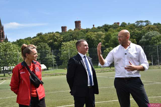 [FOTO] Nowa era sportu w Kamieńcu Ząbkowickim? Minister Sportu sprzedał burmistrzowi kilka ciekawych pomysłów 