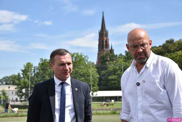 [FOTO] Nowa era sportu w Kamieńcu Ząbkowickim? Minister Sportu sprzedał burmistrzowi kilka ciekawych pomysłów 