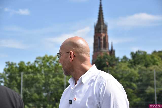 [FOTO] Nowa era sportu w Kamieńcu Ząbkowickim? Minister Sportu sprzedał burmistrzowi kilka ciekawych pomysłów 