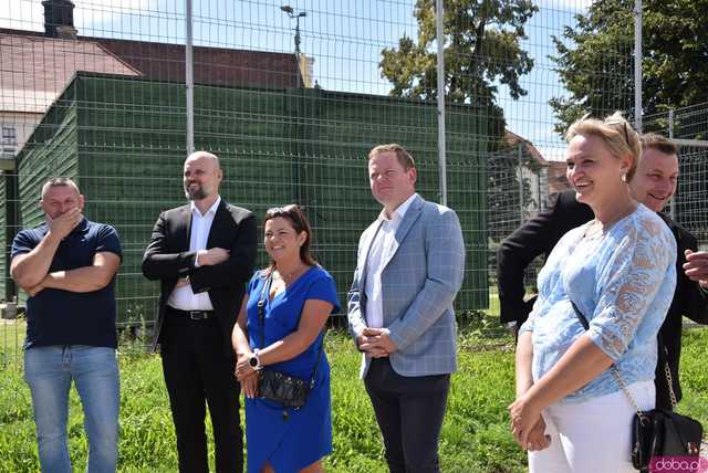 [FOTO] Nowa era sportu w Kamieńcu Ząbkowickim? Minister Sportu sprzedał burmistrzowi kilka ciekawych pomysłów 