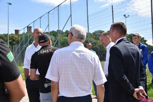[FOTO] Nowa era sportu w Kamieńcu Ząbkowickim? Minister Sportu sprzedał burmistrzowi kilka ciekawych pomysłów 