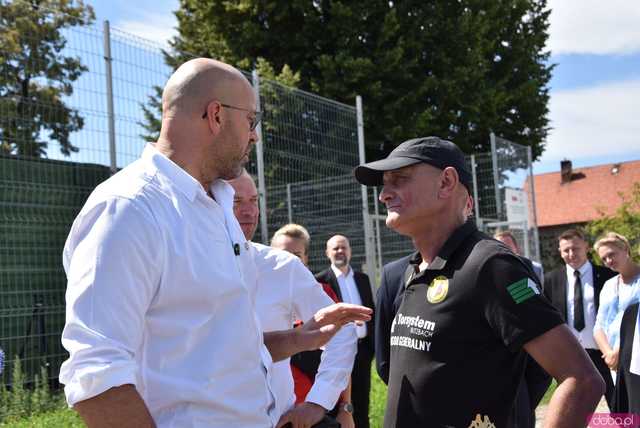 [FOTO] Nowa era sportu w Kamieńcu Ząbkowickim? Minister Sportu sprzedał burmistrzowi kilka ciekawych pomysłów 