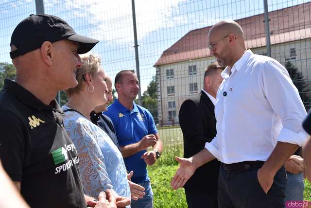 [FOTO] Nowa era sportu w Kamieńcu Ząbkowickim? Minister Sportu sprzedał burmistrzowi kilka ciekawych pomysłów 