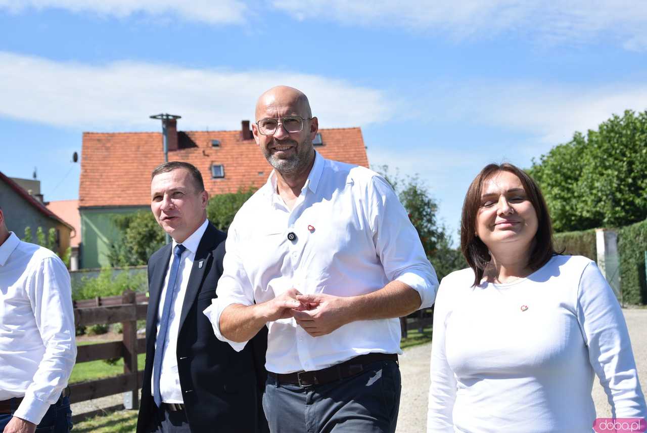 [FOTO] Nowa era sportu w Kamieńcu Ząbkowickim? Minister Sportu sprzedał burmistrzowi kilka ciekawych pomysłów 