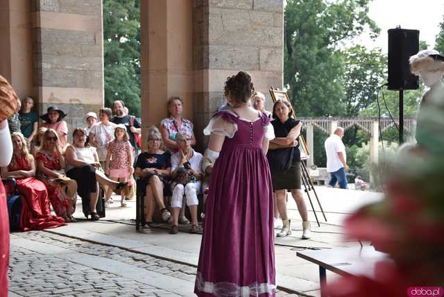 [FOTO, WIDEO] W cieniu rewolucji, w blasku elegancji. Pałac Marianny Orańskiej ożył w klimacie epoki napoleońskiej