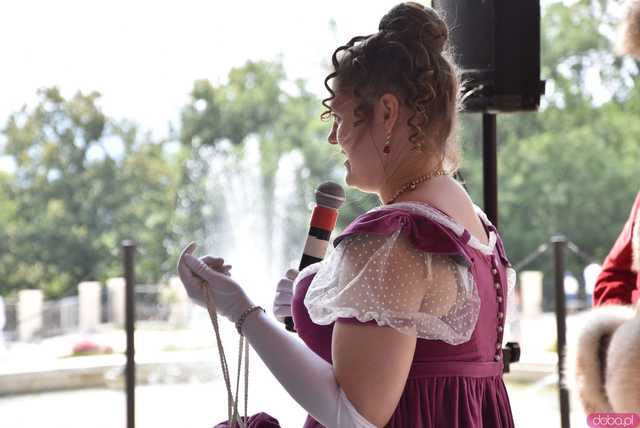 [FOTO, WIDEO] W cieniu rewolucji, w blasku elegancji. Pałac Marianny Orańskiej ożył w klimacie epoki napoleońskiej