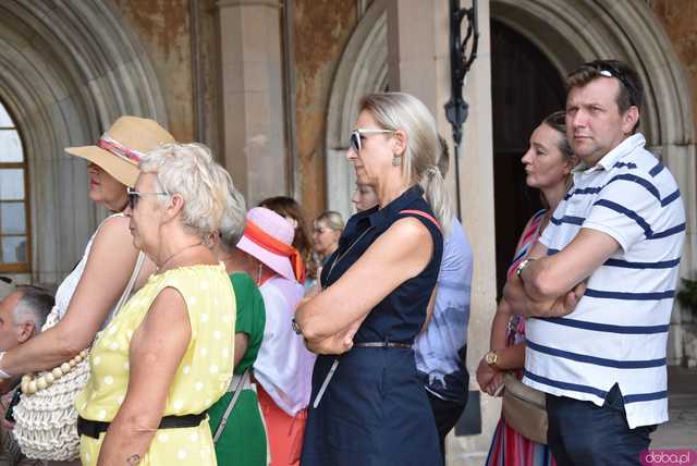 [FOTO, WIDEO] W cieniu rewolucji, w blasku elegancji. Pałac Marianny Orańskiej ożył w klimacie epoki napoleońskiej