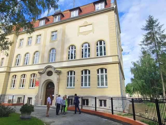 [FOTO] Zakończono remont budynku Zespołu Szkół Zawodowych w Ząbkowicach Śląskich