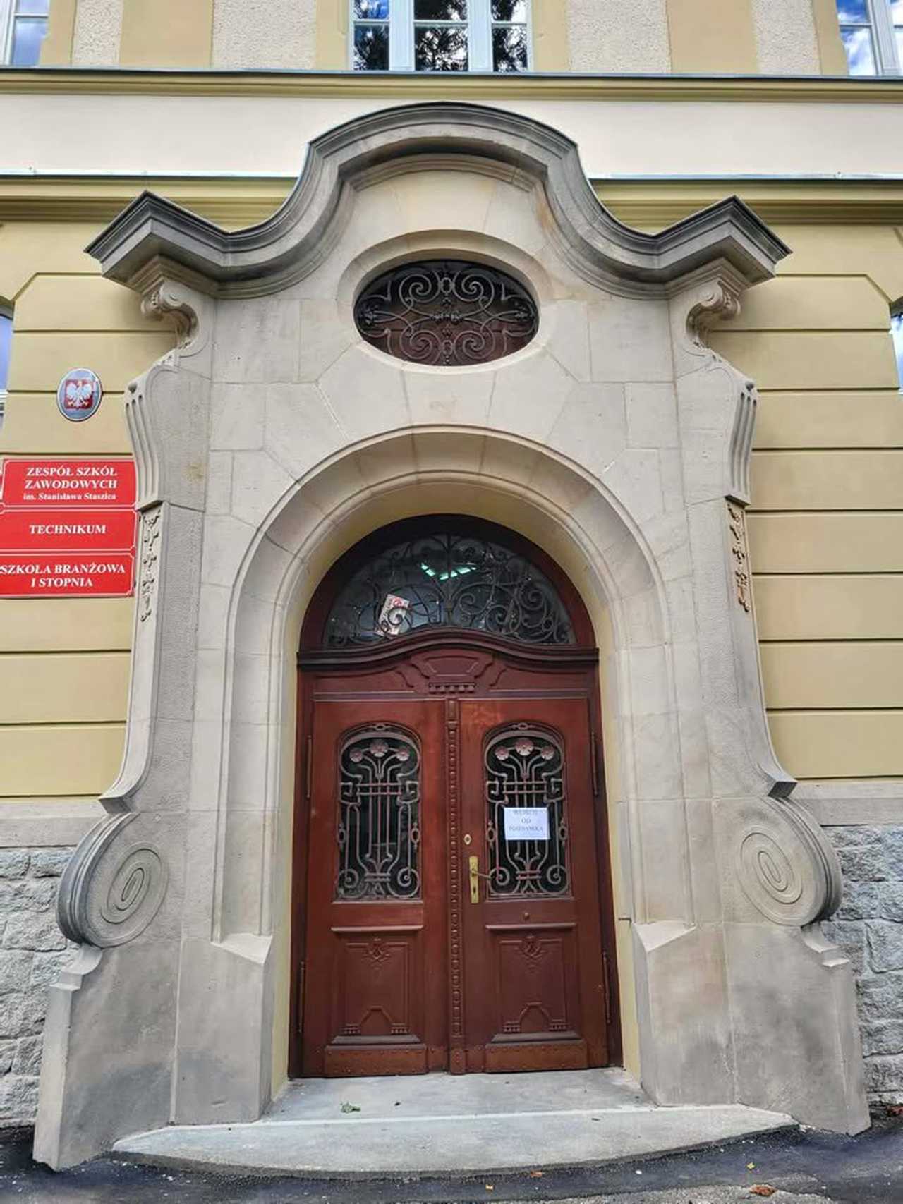 [FOTO] Zakończono remont budynku Zespołu Szkół Zawodowych w Ząbkowicach Śląskich